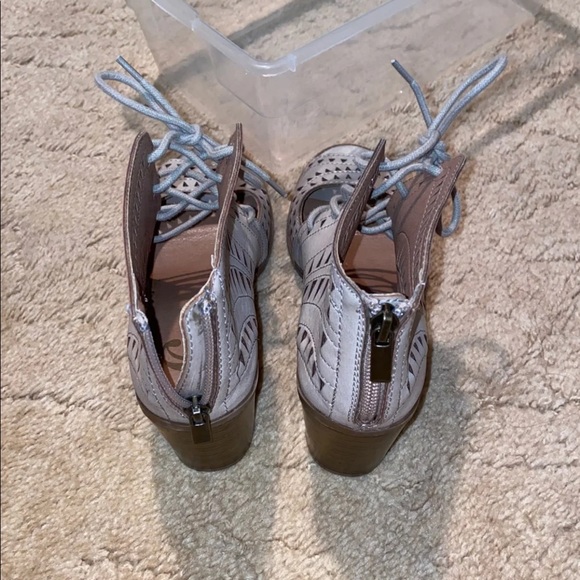 Cut out sandal - Picture 2 of 3